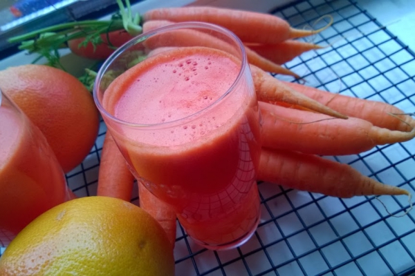Sok z marchwi i grapefruita / Carrot juice with grapefriut