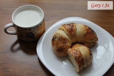 Rogal z makiem / Croissant with poppy seeds