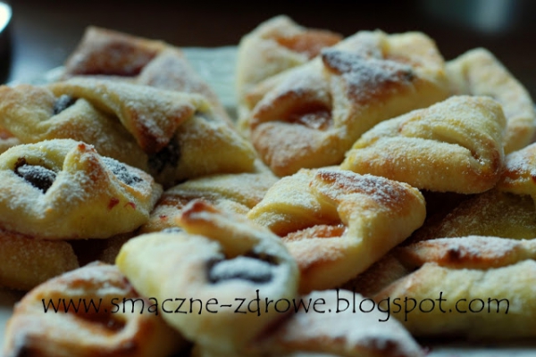 CIASTECZKA ROGALIKI SEROWE Z KONFITURĄ