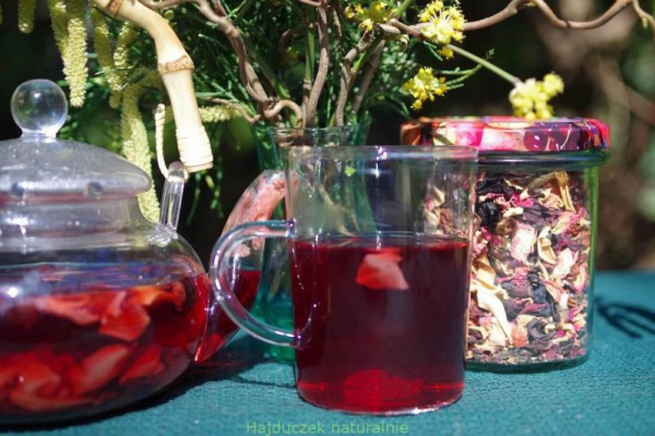 Herbata owocowa – witaminy na przednówku