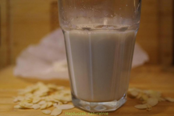Mleko migdałowe DIY – Veganuary 2023
