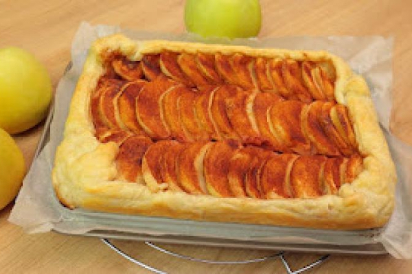 Ekspresowy deser jabłkowy – pyszny i bardzo prosty w przygotowaniu