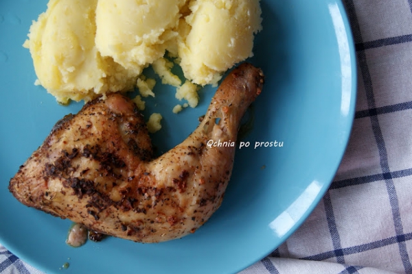 Pieczone udka kurczaka z ziemniakami