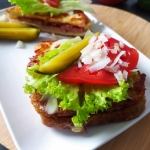 Kanapka z kiełbasą na...