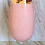 Smoothie mango truskawka