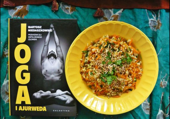 Joga i ajurweda  - recenzja + przepis inspirowany kuchnią indyjską