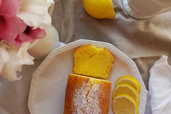 Słoneczne ciasto cytrynowe