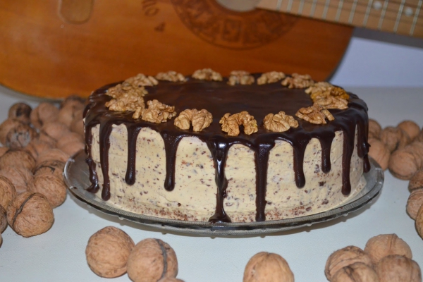 Tort orzechowo – kawowy