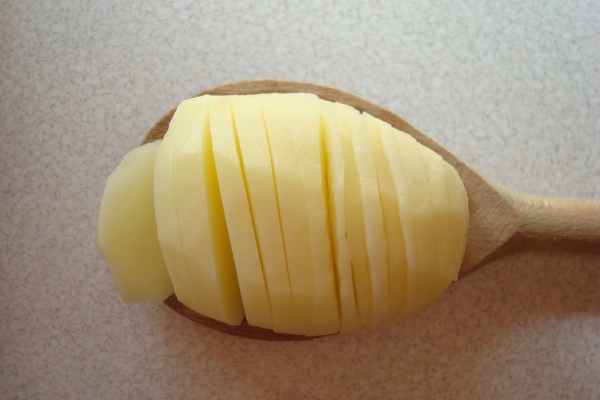 Ziemniaki Hasselback