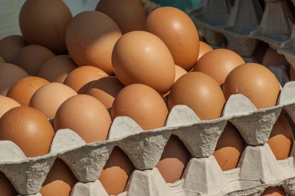 Biedronka wycofa ze sprzedaży najtańsze jajka. To samo planują inne sklepy