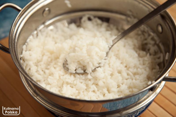 Jak ugotować ryż na sypko bez woreczka? Tyko ten sposób naprawdę działa