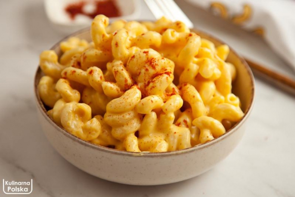 Mac and cheese czyli amerykański przepis na makaron w sosie serowym. PRZEPIS