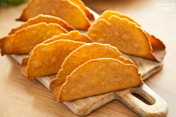 Kieszonki tacos. Można nadziać je na różne sposoby. Są chrupiące i łatwo wziąć je do ręki. PRZEPIS