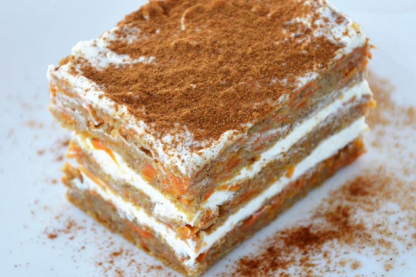 Fit ciasto marchewkowe z kremem – bez cukru, łatwe i pyszne