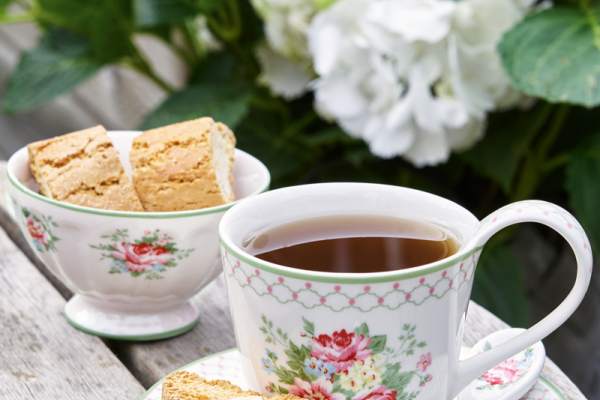 Jak parzyć herbatę – rodzaje herbaty i sposoby parzenia