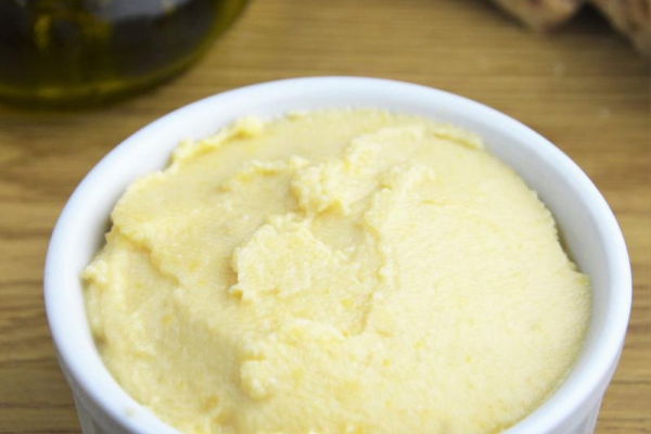 Fava, czyli grecka pasta z grochu – przepyszna alternatywa dla hummusu