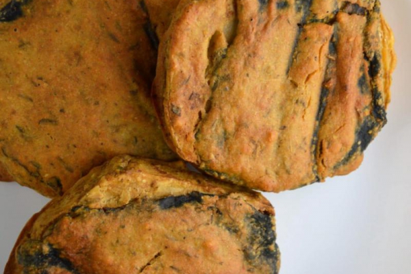 Pieczona seleryba – zdrowy wegański zamiennik wigilijnej ryby