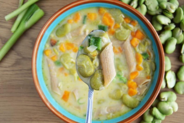 Fit zupa serowa z bobem – pyszna zdrowa serowa zupa bez serka topionego