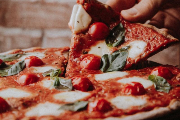 Jak zrobić pyszną włoską pizzę?