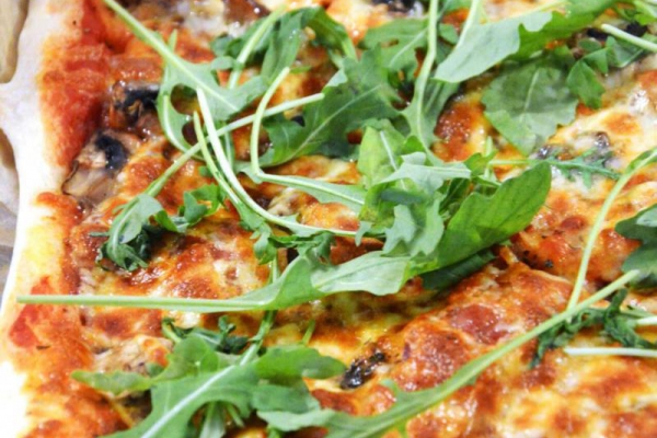 Pizza długodojrzewająca, czyli pizza na cieście dojrzewającym 24 godziny na dzień pizzy i nie tylko