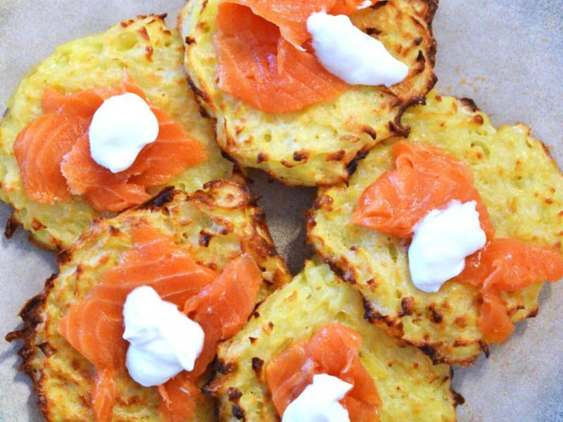 Pieczone placki ziemniaczane z twarogiem, czyli fit placki ziemniaczane bez smażenia