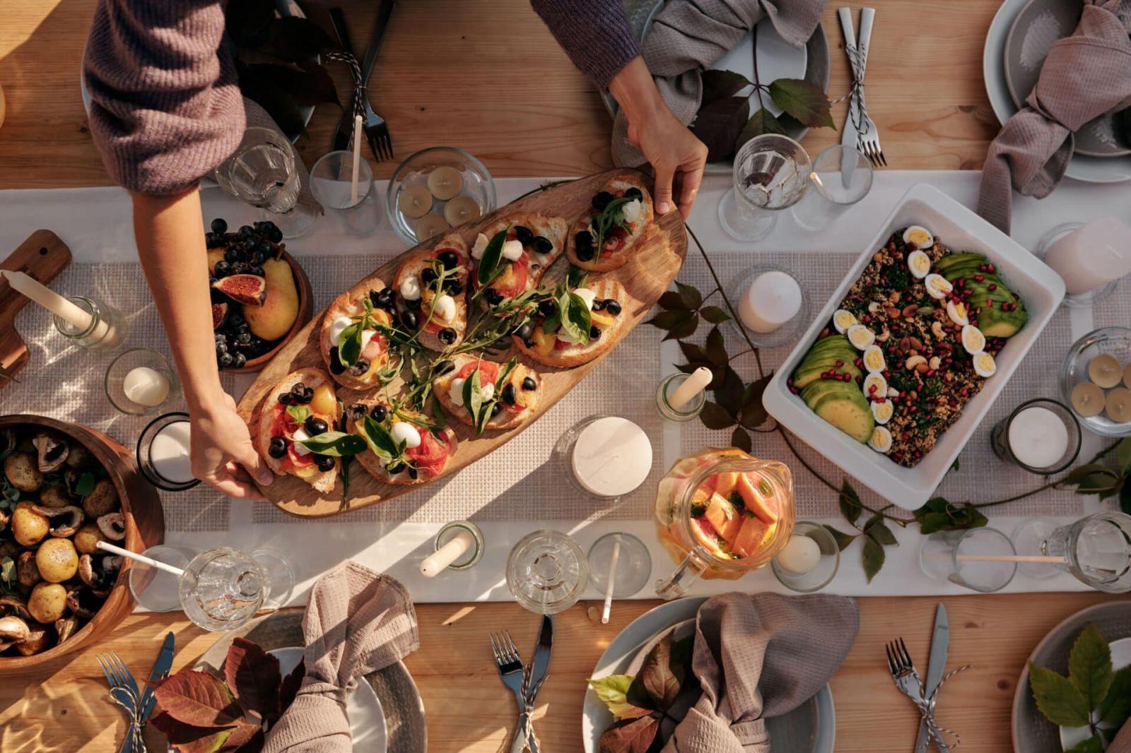Od focaccii aż po sorbet: domówka w letnim stylu z Kitchen Connect