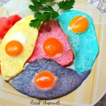 Kolorowe jajka sadzone
