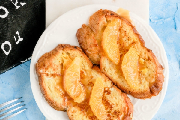 Francuskie tosty pomarańczowe z solonym karmelem