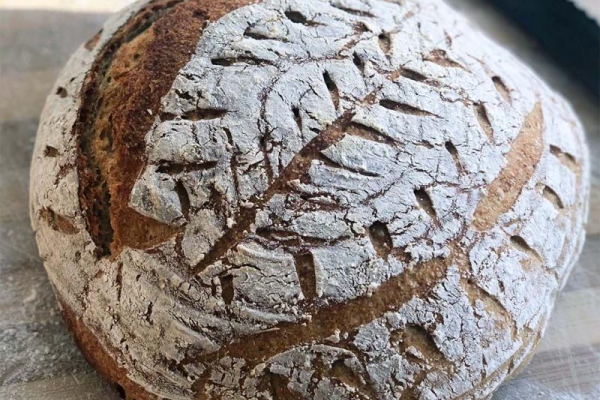 Chleb na zakwasie: przepis na chleb pszenny (Vermont)