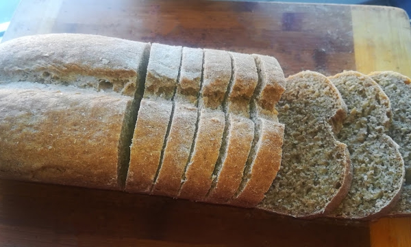 Pełnoziarnisty chleb tostowy