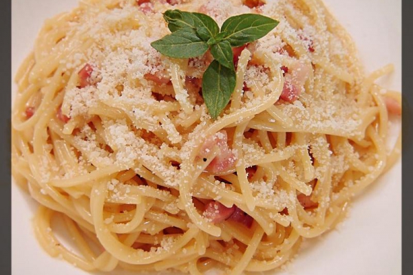 Spaghetti carbonara ze śmietaną