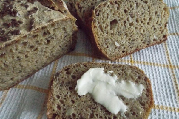 Chleb żytnio - kukurydziany na zakwasie
