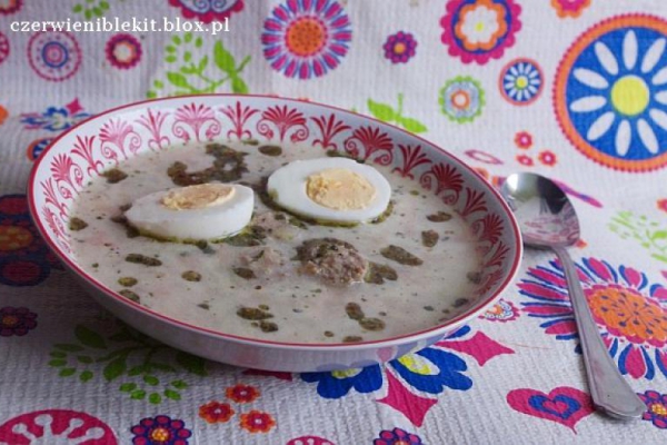 Zupa chrzanowa z białą kiełbasą i jajkiem
