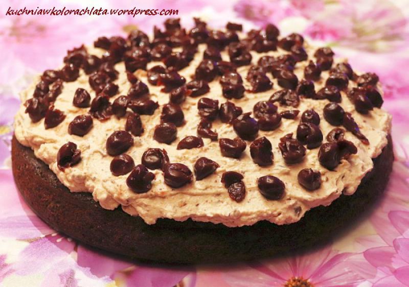 Ciasto czekoladowe z cukinią, kremem Michałkowym i wiśniami