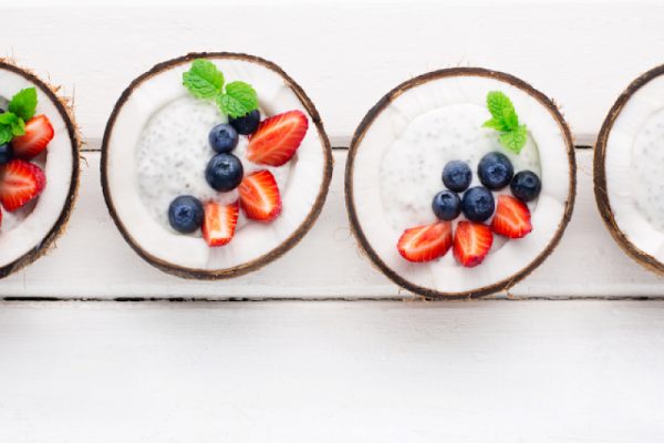Rozkoszuj się Zdrowiem: Deser Chia z Mlekiem Kokosowym i Owocami!