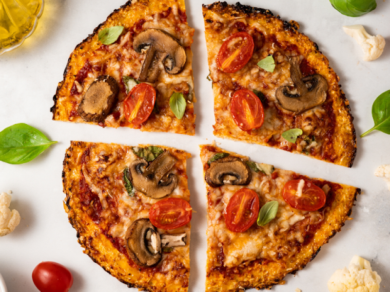 Fit Pizza z Kalafiorowym Spodem: Zdrowa Alternatywa dla Całej Rodziny