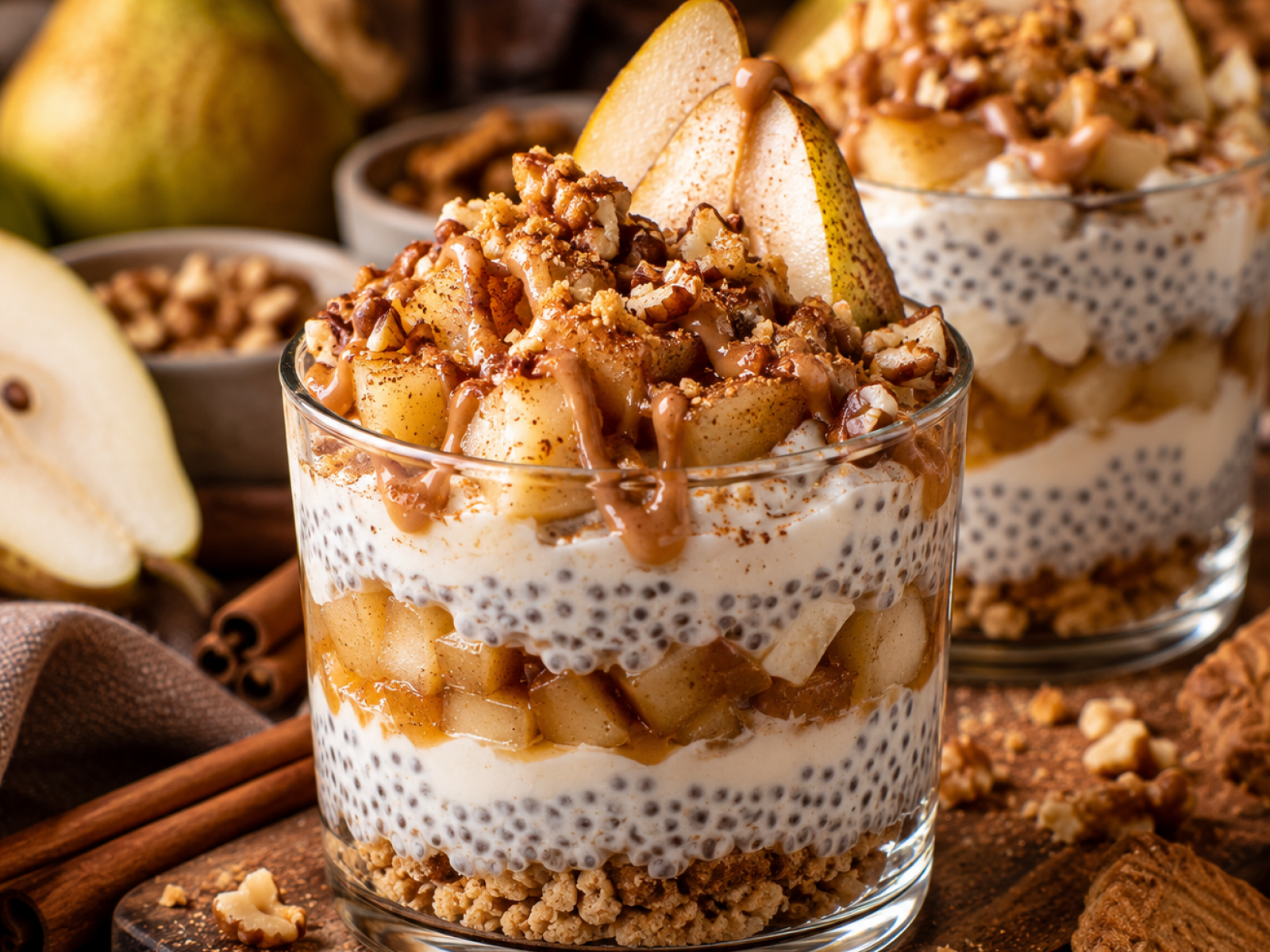 Fit Pear Cheesecake Chia Cups – proteinowy deser z gruszką
