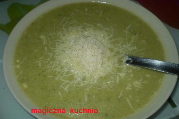 Zupa z brokułów