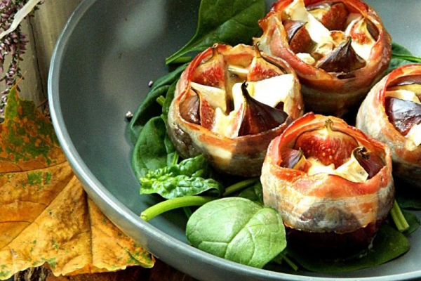 Figi zapiekane z boczkiem i serem pleśniowym
