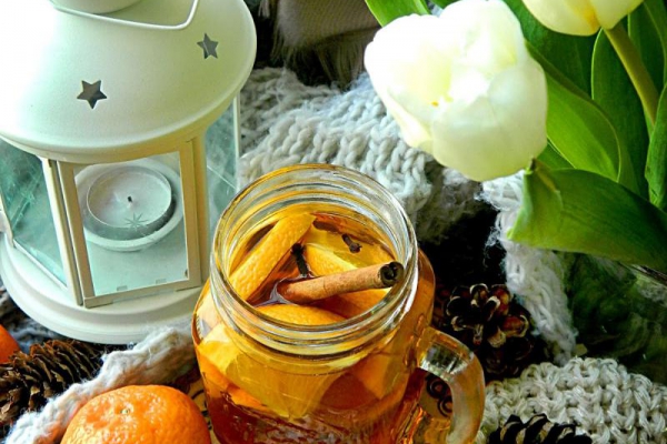Korzenna herbata z syropem mandarynkowym