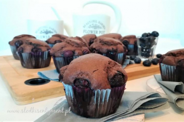 Muffinki kakaowe z borówkami (vege)