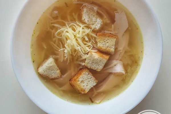 Czeska zupa czosnkowa (česneková polévka)
