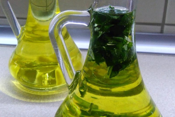 Oleje aromatyzowane - czosnkowy i bazyliowo-cytrynowy