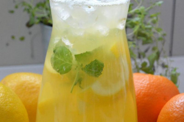 Lemoniada cytrusowa z pomarańczą