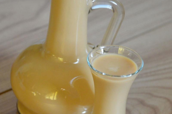 Likier mleczny 2-składnikowy z mleka skondensowanego