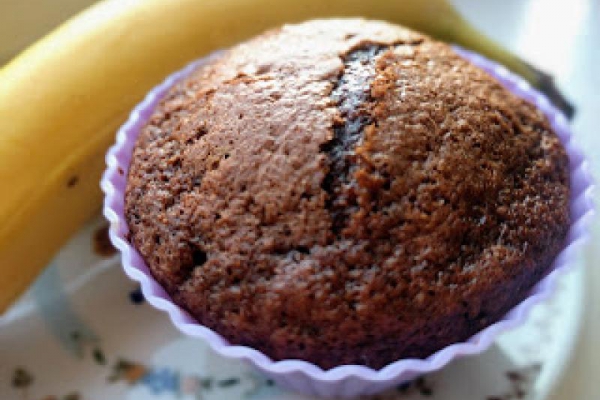 Muffinki czekoladowo-bananowe z nutellą