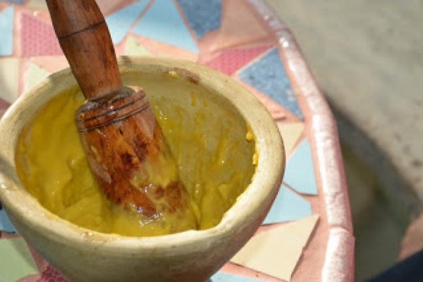 Tradycyjny sos czosnkowy aioli