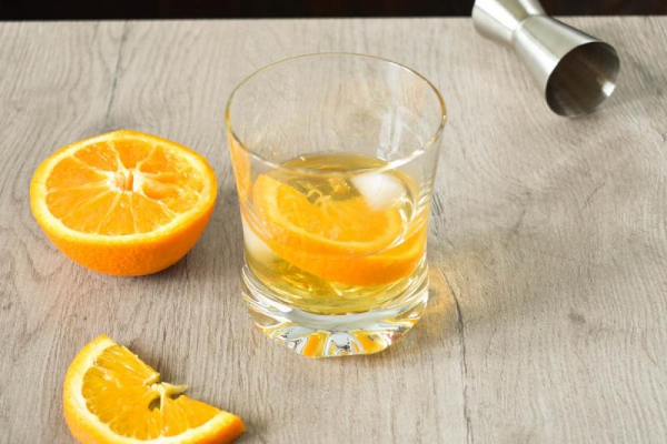 Old Fashioned - jeden z klasyków: przepisy na drinki z whisky