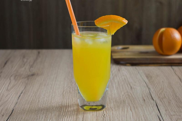 Fat Hooker - przepis na mocno pomarańczowy drink