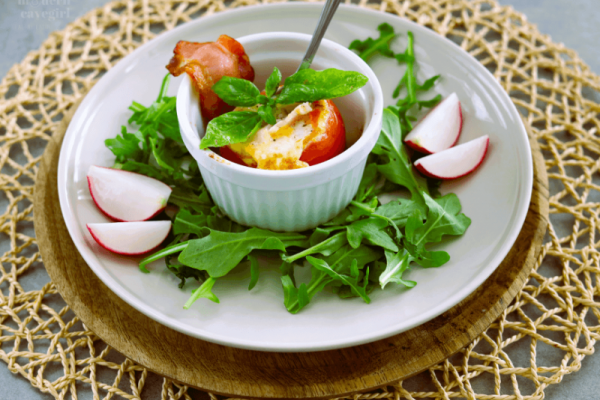 Keto jajka zapiekane w pomidorach (Paleo, LowCarb)